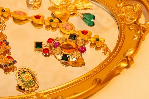 Garnet Jewellery – A Timeless Symbol of Czech Elegance